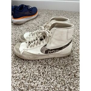 Nike Shoes Womens Size 9 Blazer Mid 77 Athletic Sneaker‎ White Leather